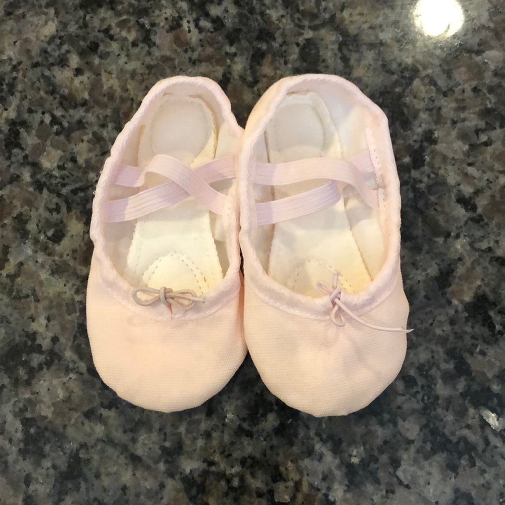 Toddler pink size 7 ballet shoes